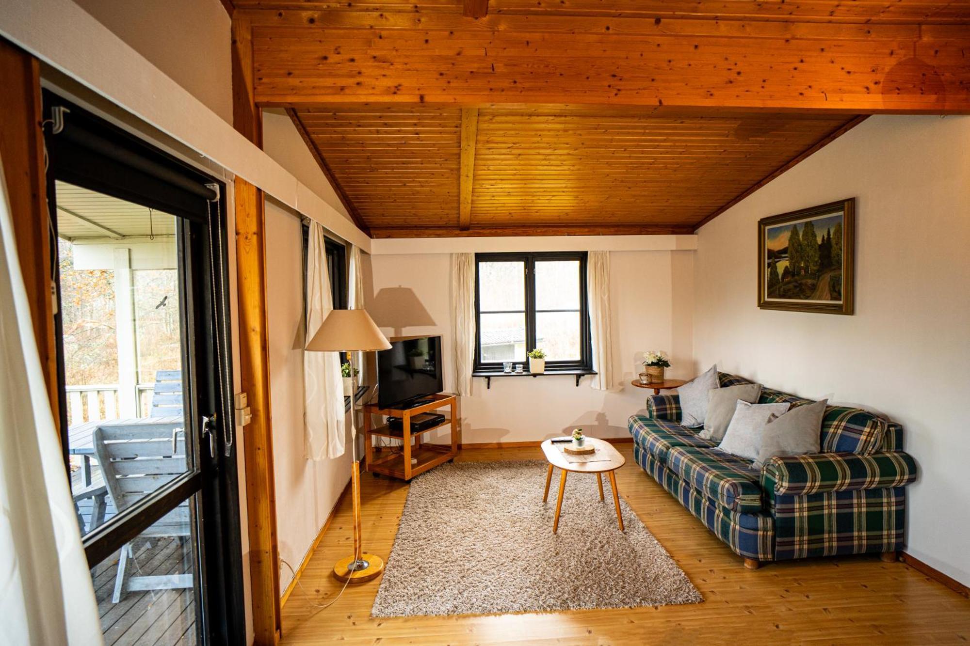 Ferienhaus Smultronsstaelle Hjo, Vaettern Kültér fotó